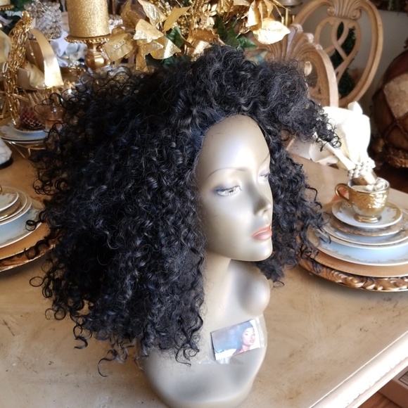 Used Curly Black 3/4 Wig main image 5